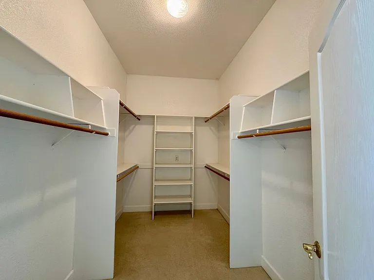 6255 Peacock Way — Photo 31