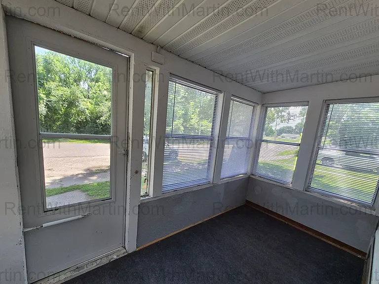 343 Albany St — Photo 2