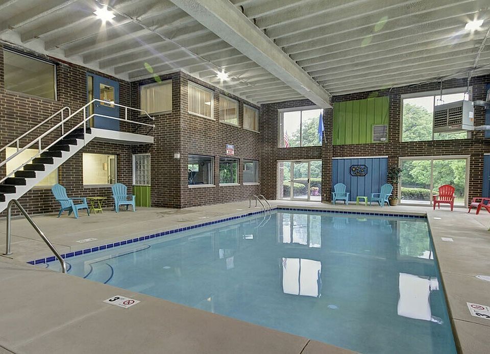 Ridgewood pool