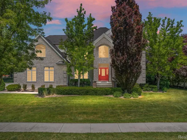 3366 Shorewood Ave, Fort Gratiot, MI 48059