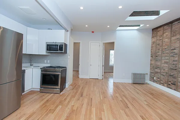 Rented by Voro NYC | media 54