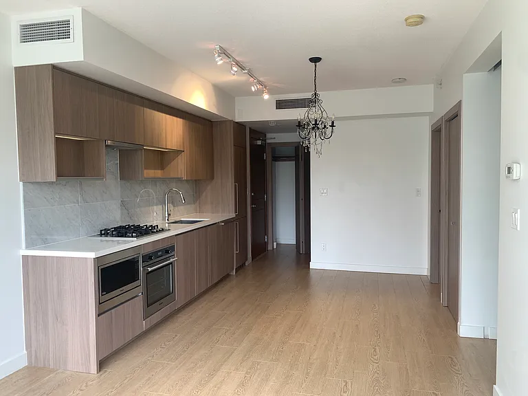6538 Nelson Ave #505 — Photo 3
