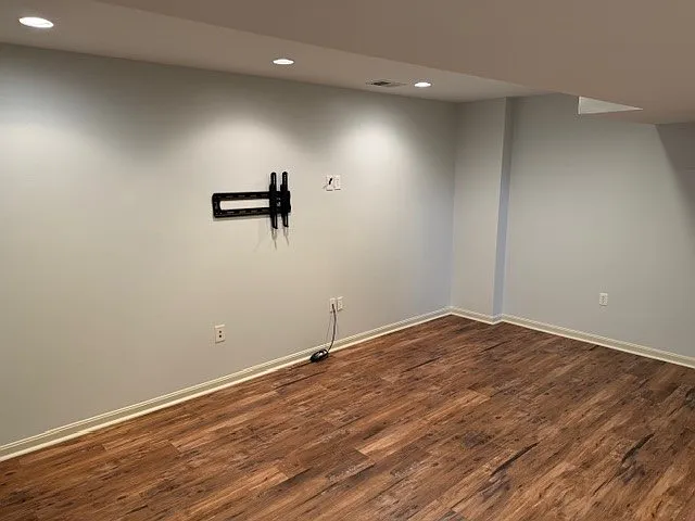941 Montclair Dr — Photo 21