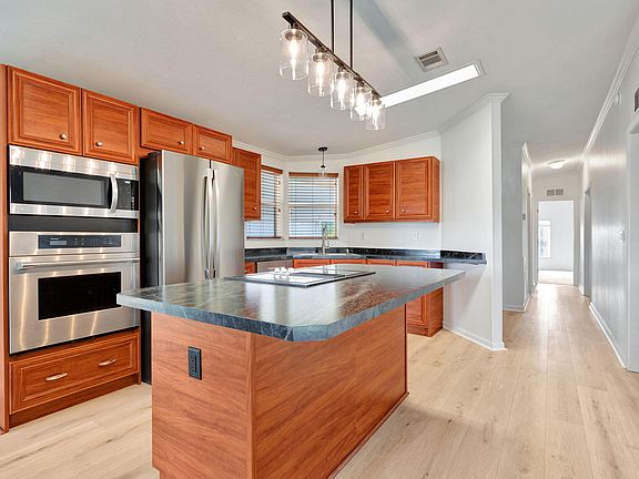4th image of 7744 SE Saratoga Drive