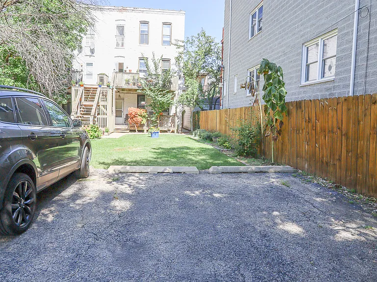 1454 W Erie St #2E — Photo 18