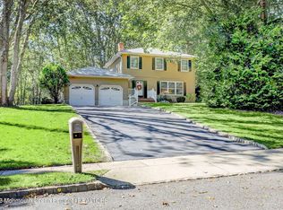 14 Manalapan Woods Dr, Manalapan, NJ