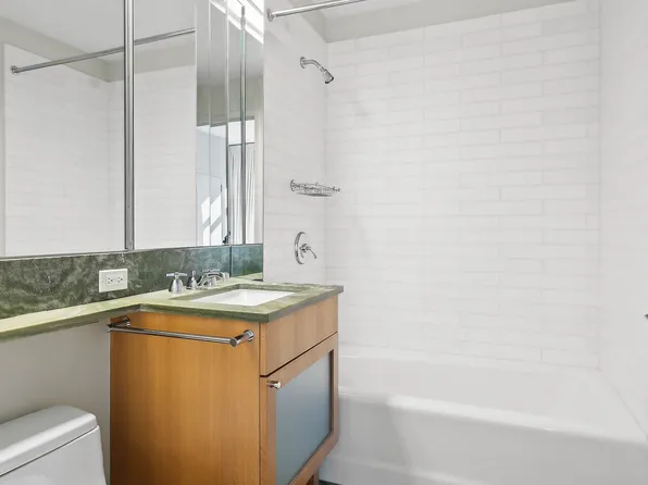 207 East 57th Street image 9 of 18