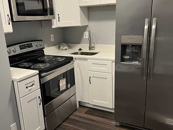 5th image of 2430 Potterfield Rd E