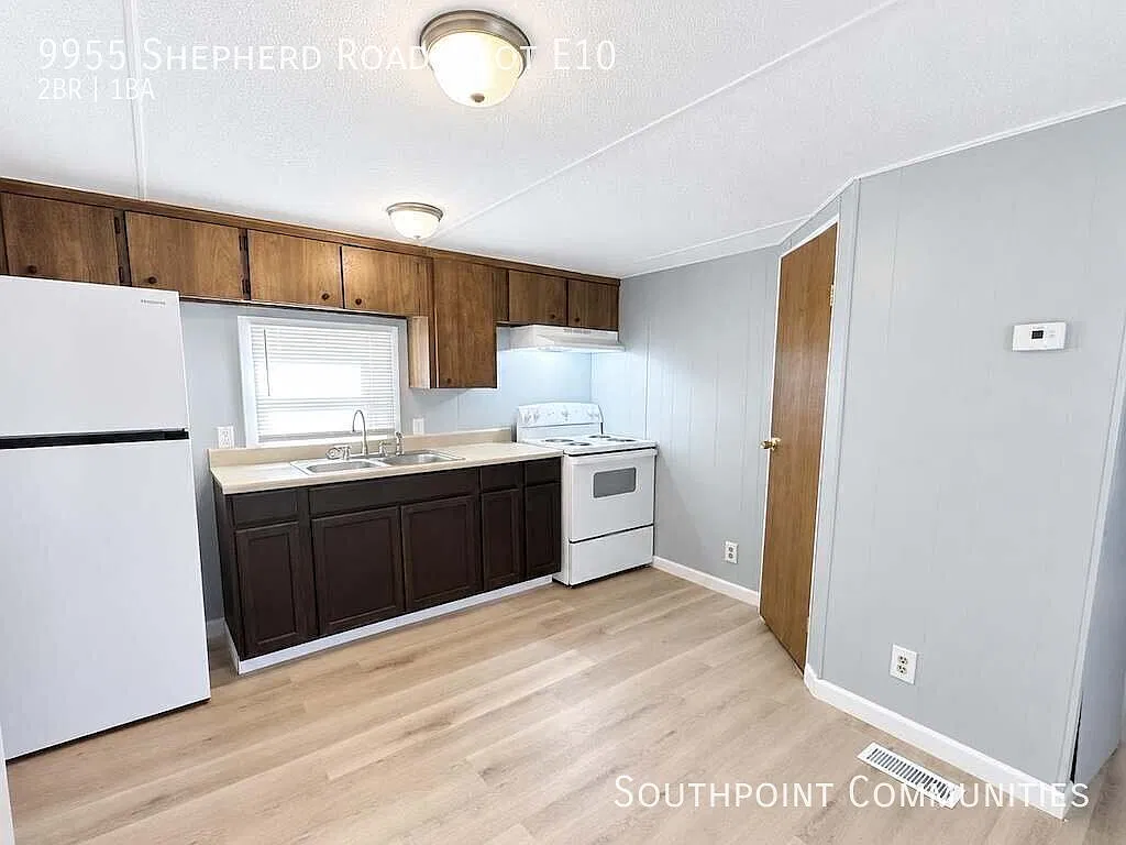 2 bed, 696 sqft, $899 — Photo 2