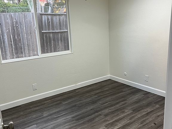 2nd image of 511 Whitney Ave