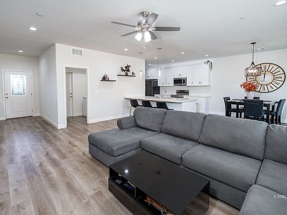 5th image of 1031 E Church Ave