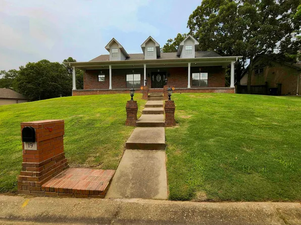 19 Crystal Mountain Dr, Maumelle, AR 72113