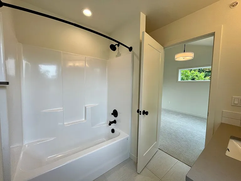 601 SE Spokane St #201 — Photo 26