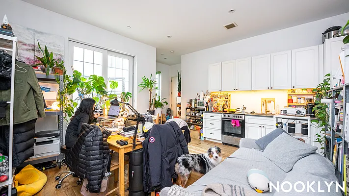 Rented by Nooklyn NYC LLC | media 125