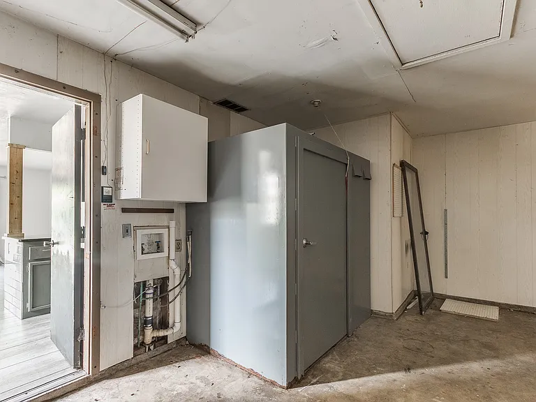 105 Paul Ave — Photo 7
