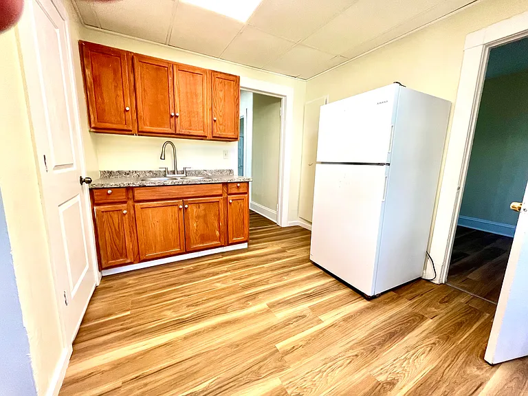 1310 Washburn St #1 — Photo 16