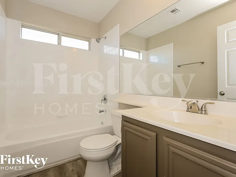 800 Coliseum Ln — Photo 14