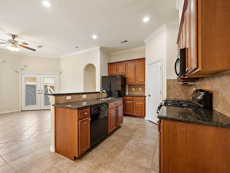 912 Sweet Pine Dr — Photo 8