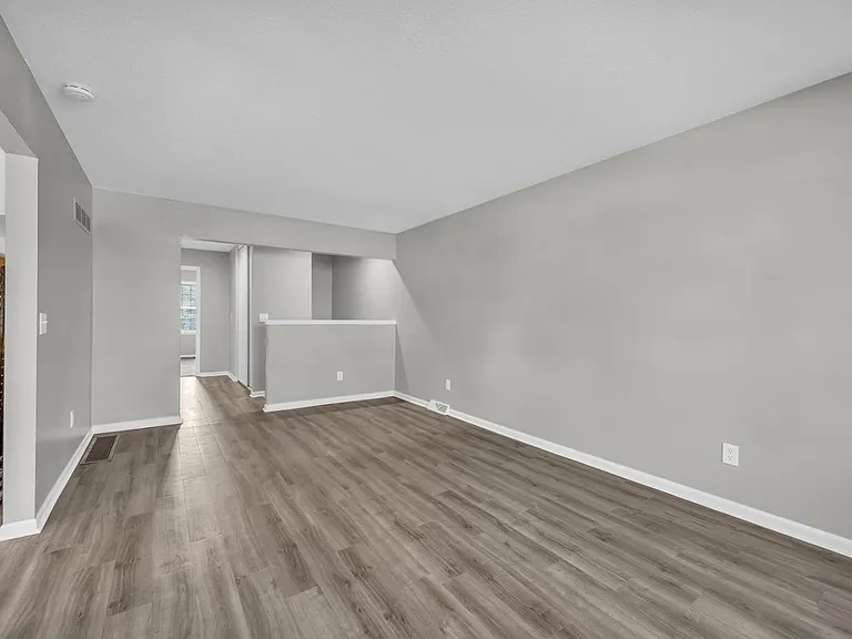4723-25 Mercier St — Photo 32