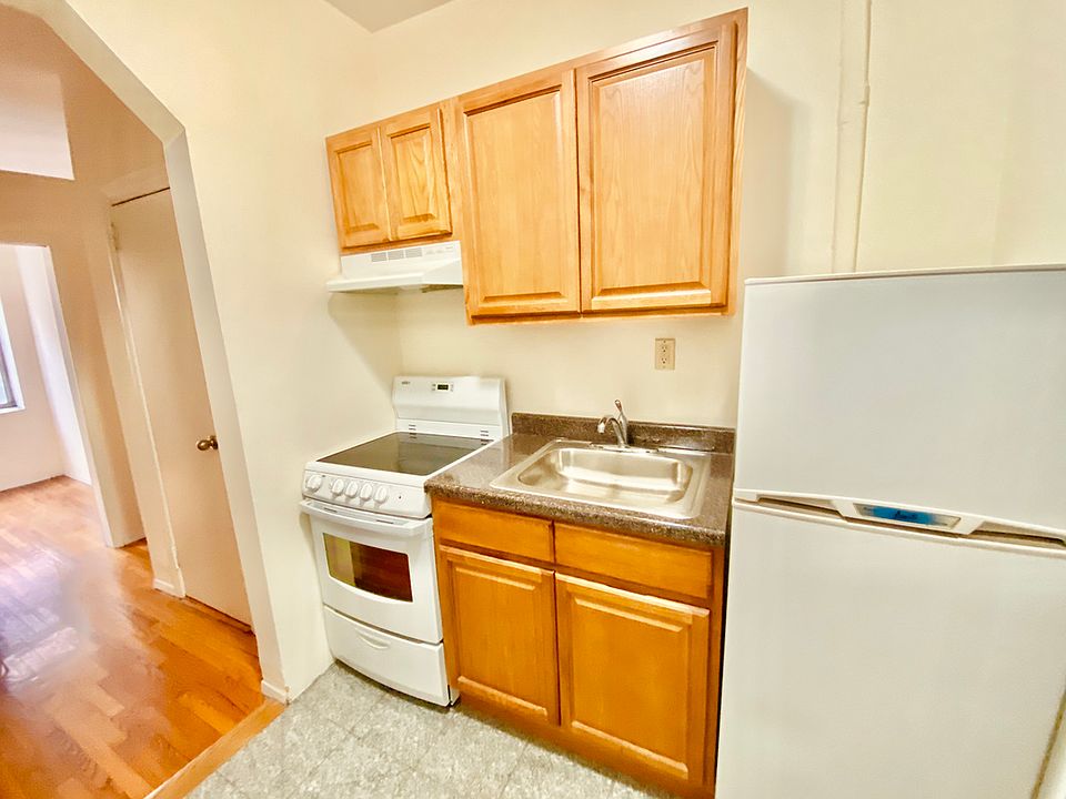 2nd image of 173 E 91st St APT 2H