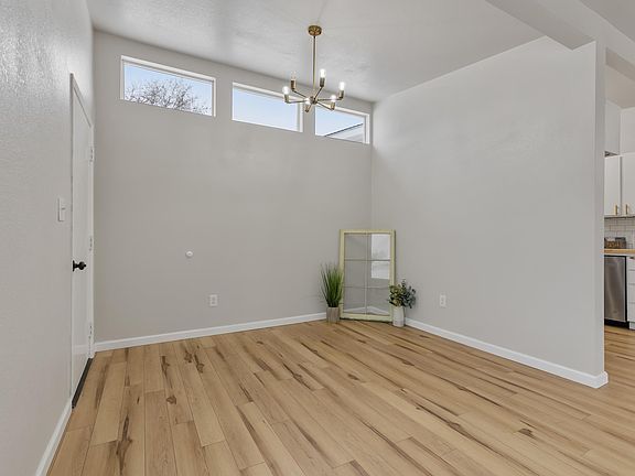 4th image of 1215 N Dawes St