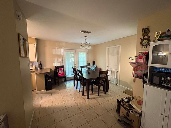 5th image of 513 Amber St