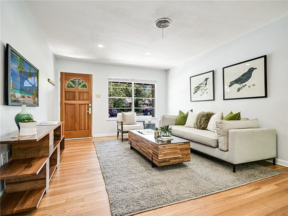 3rd image of 1300 Dwyce Dr