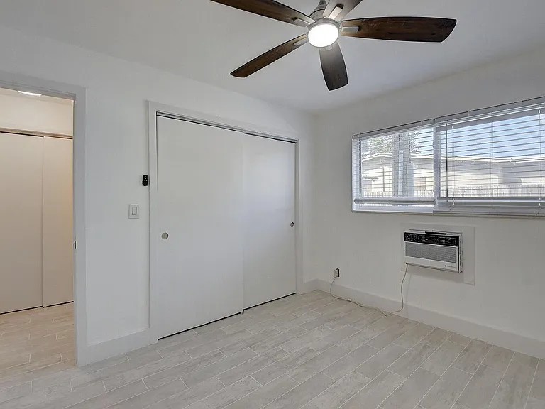 525 S Broadway #M — Photo 11