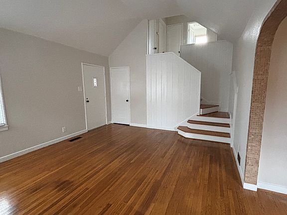 Entryway / Stairs