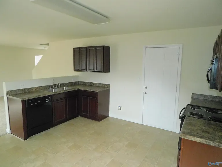 130 Lockport Dr — Photo 10