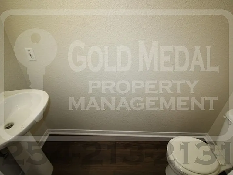 1408 Dugger Cir — Photo 5
