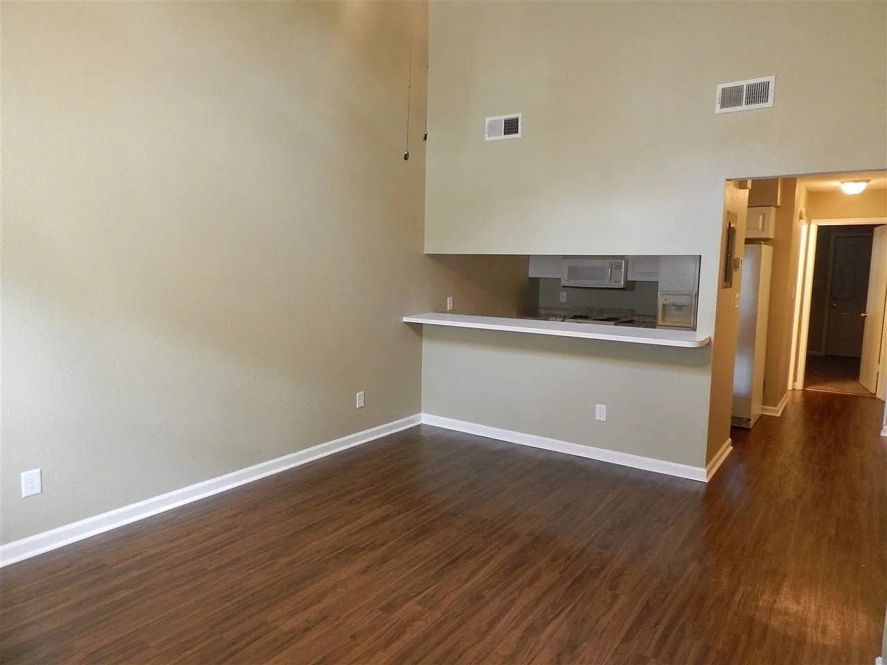 2 bed, 992 sqft, $1,400 — Photo 2
