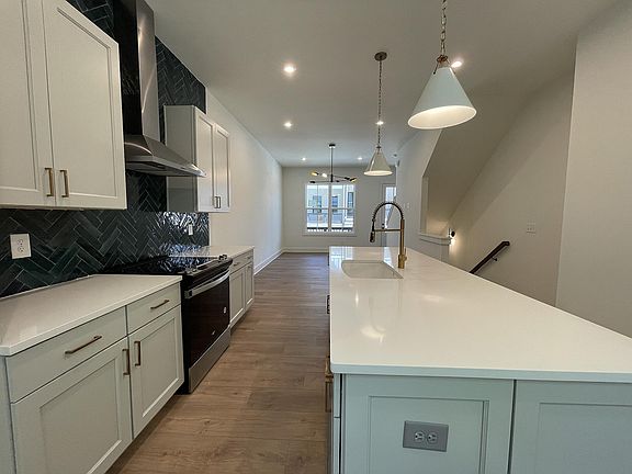 5th image of 1363 Breezy Cir SE