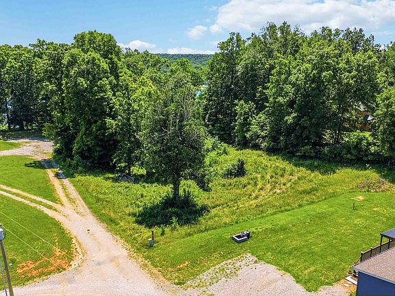 3rd image of Shady Rest Rd
