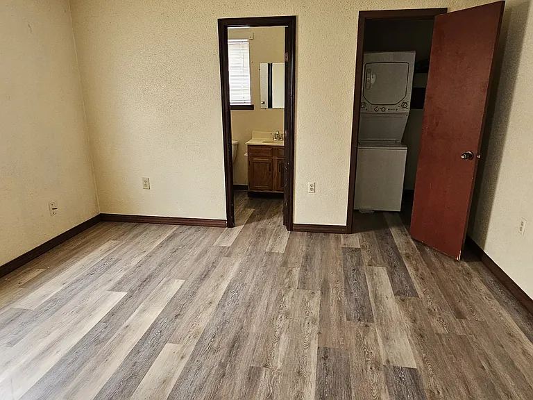 1318 Meadow St #B — Photo 2