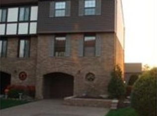 501 Maywood Dr, Bethel Park, PA