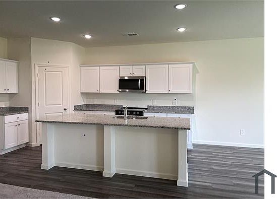 2nd image of 782 Richmond Dr
