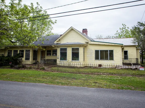105 Winston Ave, Monteagle, TN 37356