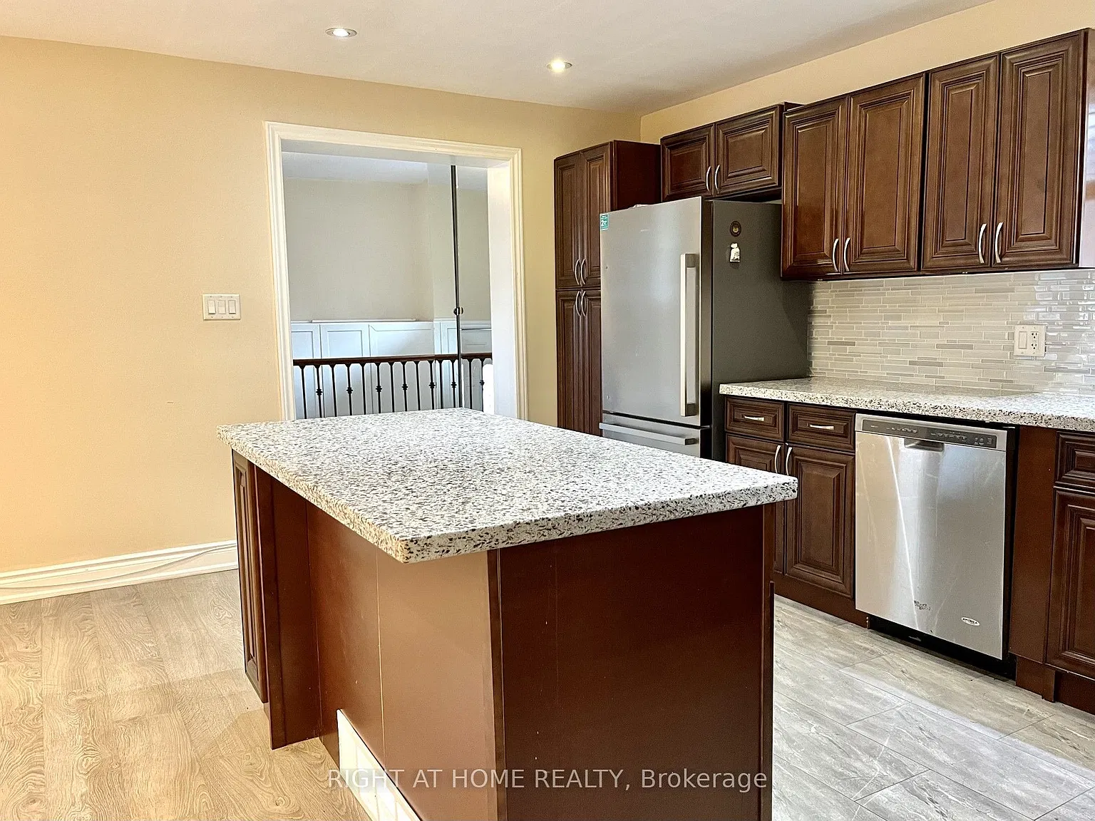 3 bed, $3,000 — Photo 4