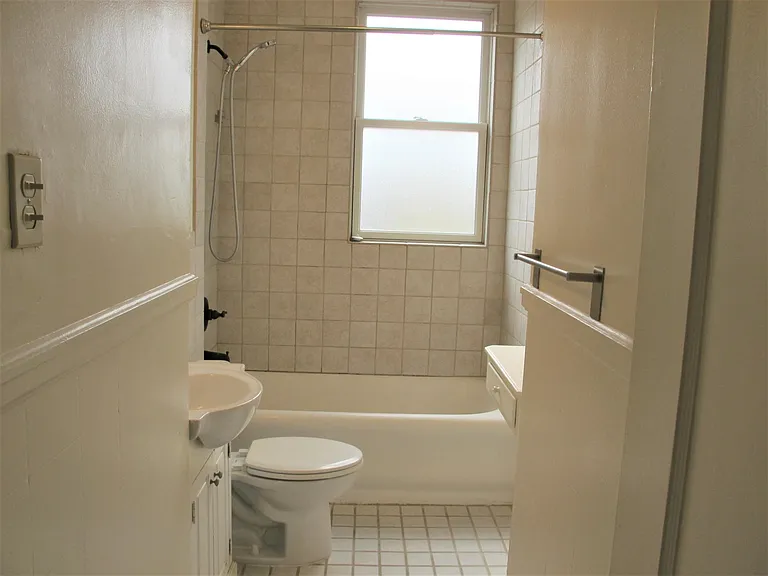 1631 Chestnut St #14 — Photo 23