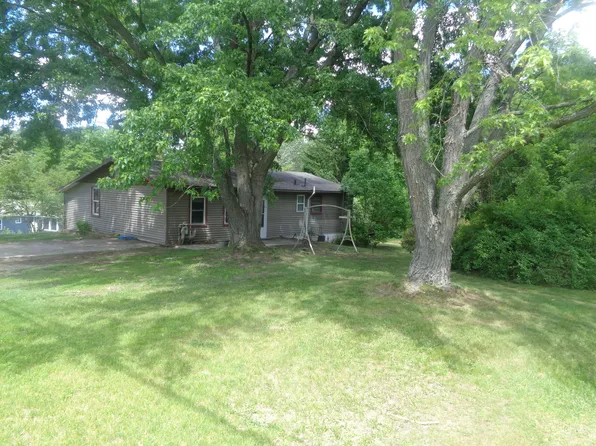2287 Tower Hill Rd, Houghton Lake, MI 48629