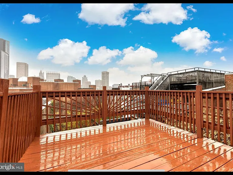 126 E Montgomery St — Photo 33