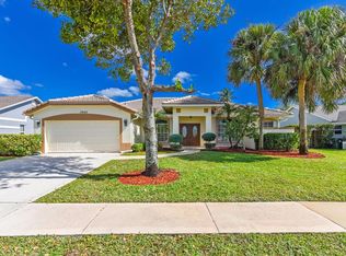 1935 Primrose Ln, Wellington, FL 33414