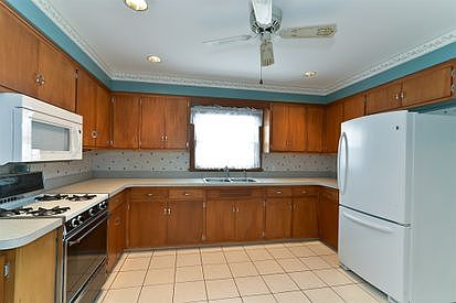 2nd image of 2042 Hagen Ln