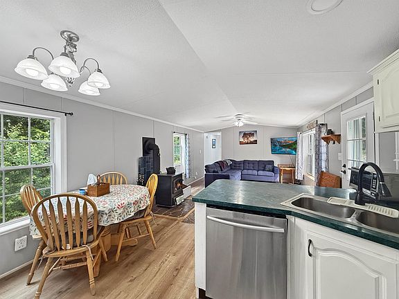 4th image of 584 Bog Road