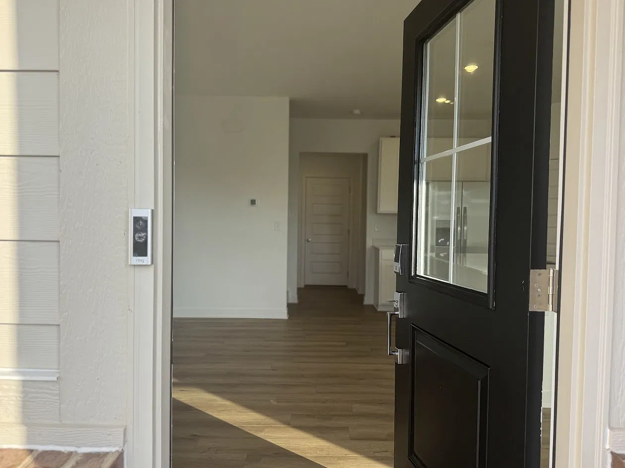 3 bed, 2.5 bath, 1776 sqft, $2,195 — Photo 3
