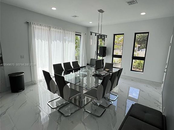 3rd image of 2342 McKinley St #3