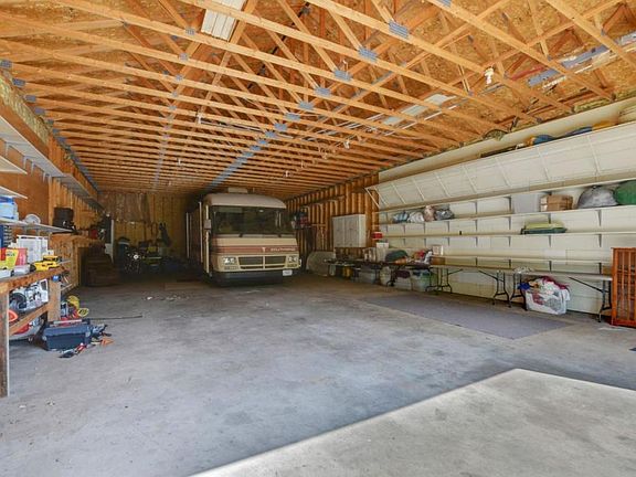 5th image of 16603 Fillmore Ave NW