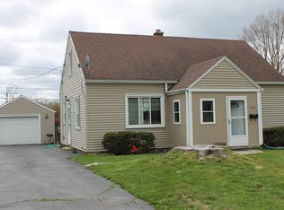 226 Hoover Dr, Rochester, NY 14615