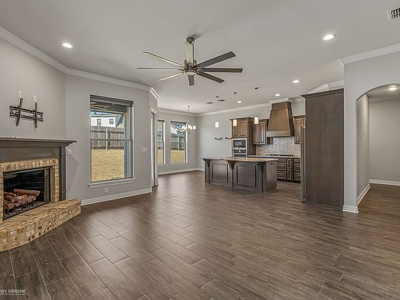 2nd image of 1141 Green Wood Cir